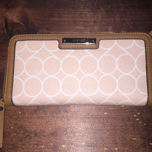 Nine West wallet